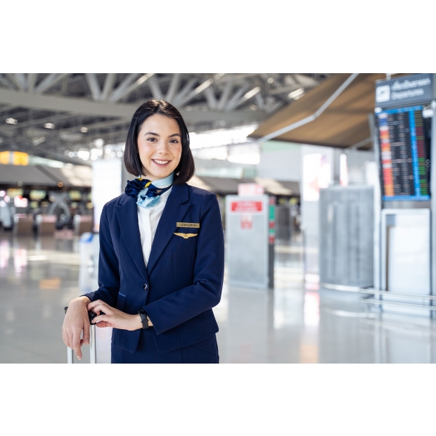 VanWest_FlightAttendant_HiEnglishStudio_1