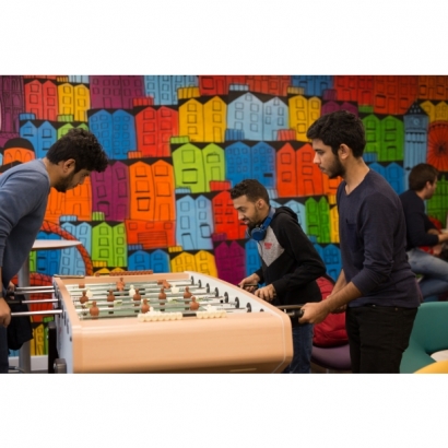 students-playing-at-EC-London.jpg students-playing-at-EC-London.jpg