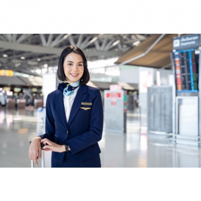 VanWest_FlightAttendant_HiEnglishStudio_1 VanWest_FlightAttendant_HiEnglishStudio_1